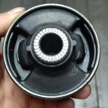 4013A426 Control Arm Bush per Mitsubishi ASX Migliora la tua esperienza di guida
