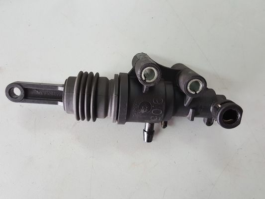 Fitting auto Ford Ranger Mazda BT50 Clutch Master Cylinder Assembly AB39-7A543-AD