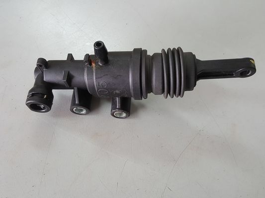 Fitting auto Ford Ranger Mazda BT50 Clutch Master Cylinder Assembly AB39-7A543-AD