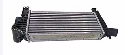 OE NO. 14461-EB360 Intercooler per Navara D40 Migliora il raffreddamento del motore