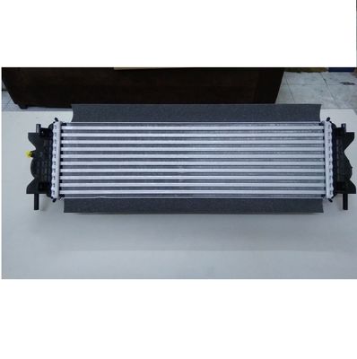 Intercooler per Nissan Navara NP300 Renault Alaska 2.5 dCi 4x4 144614KV1A 2014- Top-