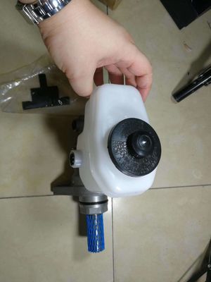 HINO Car Make Brake Master Cylinder 47208-60030 per Toyota Prado RHD KDJ/GRJ/RZJ120