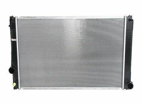 OE NO. 16400-28570 Radiatore di raffreddamento del motore per Toyota RAV4 RAV 4 III A3 2006-2012