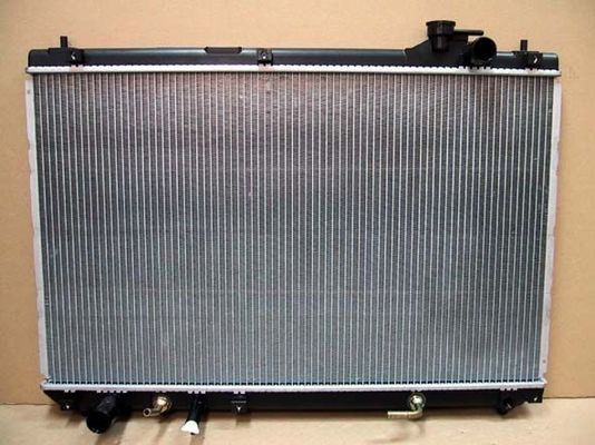 Radiatore di raffreddamento del motore per Toyota Landcruiser 16400-67140 16400-67121 16400-67120