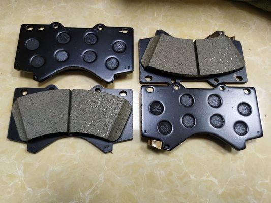 04465-60280 Pad a disco freno anteriore per Toyota Sequoia Tundra Landcruiser Lexus 570