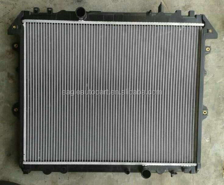 2.5 D-4D Radiatore motore 16400-OL250 per Toyota Hilux Innova Auto