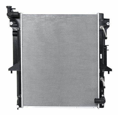 Radiatore personalizzato per MITSUBISHI L200 Triton 3.5 4WD MN135119 1350A346 e durevole